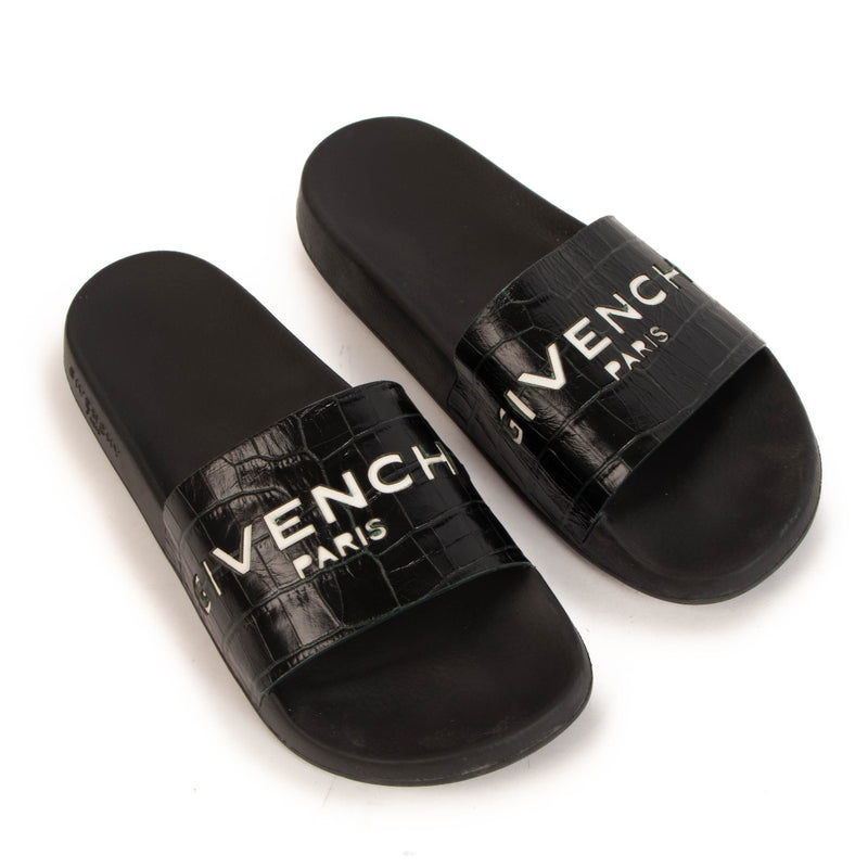 Shop safe online at Labellov in Antwerp, Brussels and Knokke these 100% authentic second hand Givenchy Black Crocodile-Embossed Slides - size 40