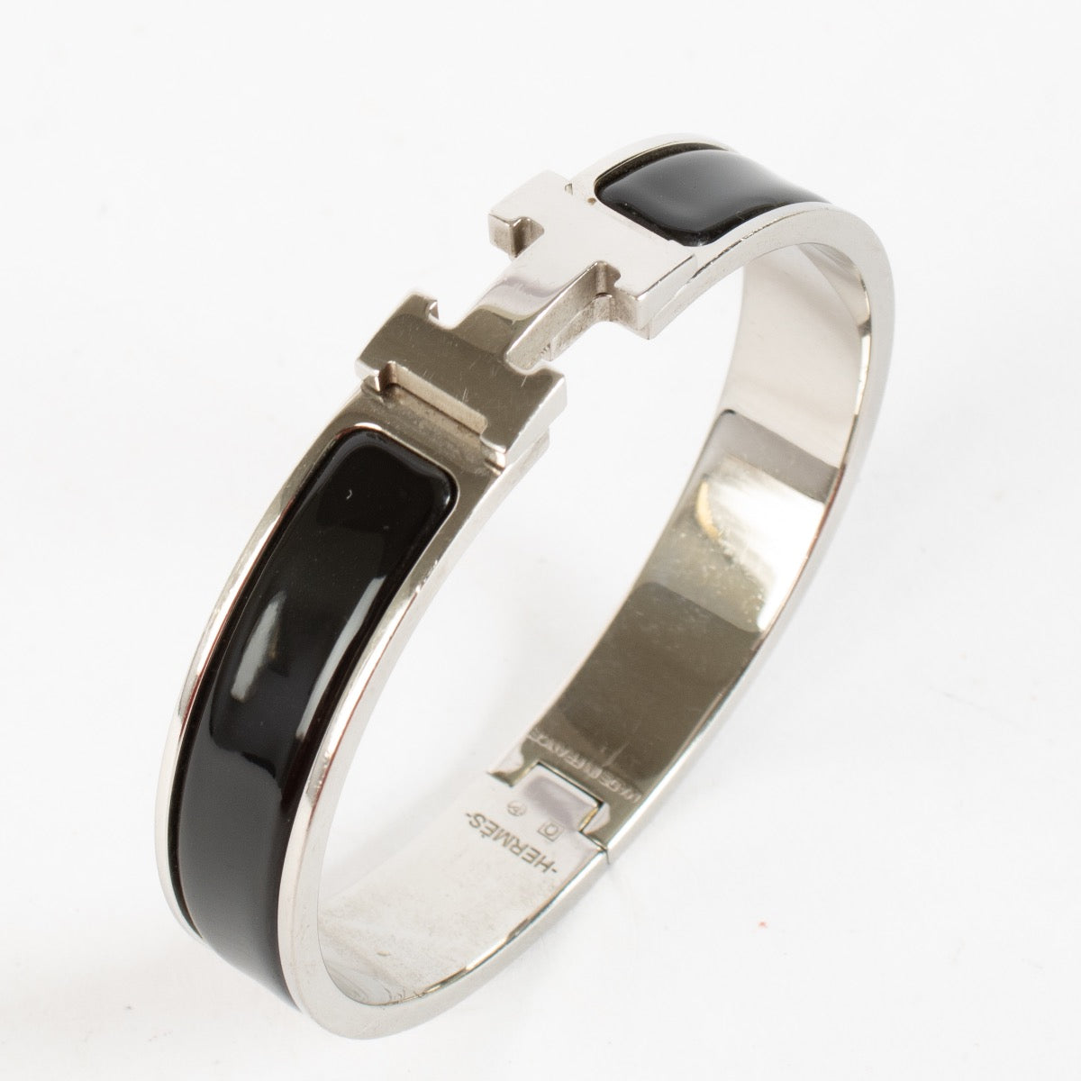 Authentic Second Hand Hermès Black Clic H Bracelet Size TGM on Labellov.com