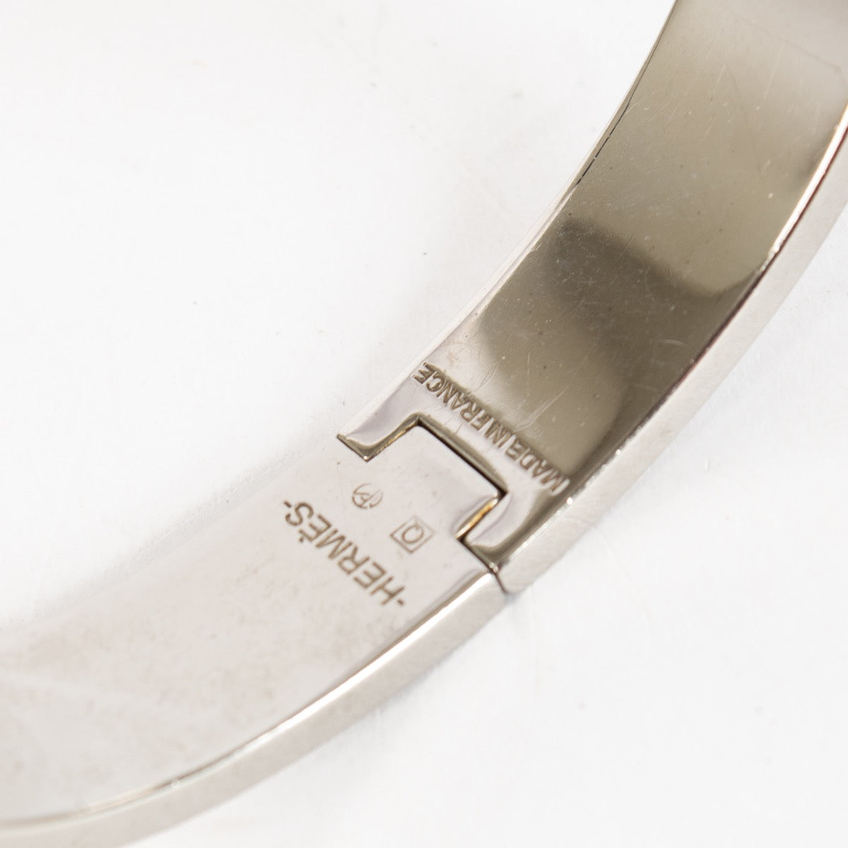 Authentic Second Hand Hermès Black Clic H Bracelet Size TGM on Labellov.com