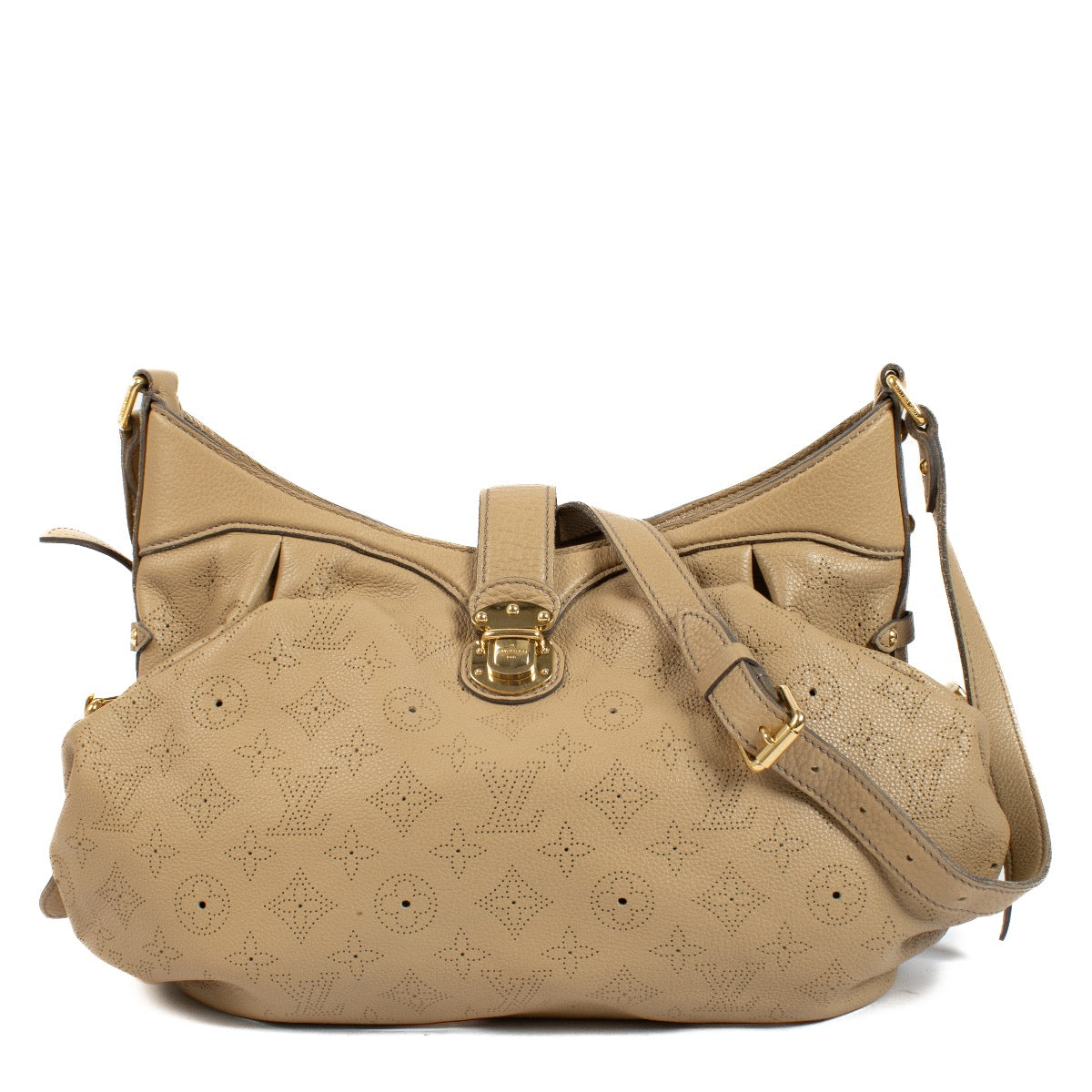 Authentic second hand Louis Vuitton Beige Shoulder Bag on Labellov.com