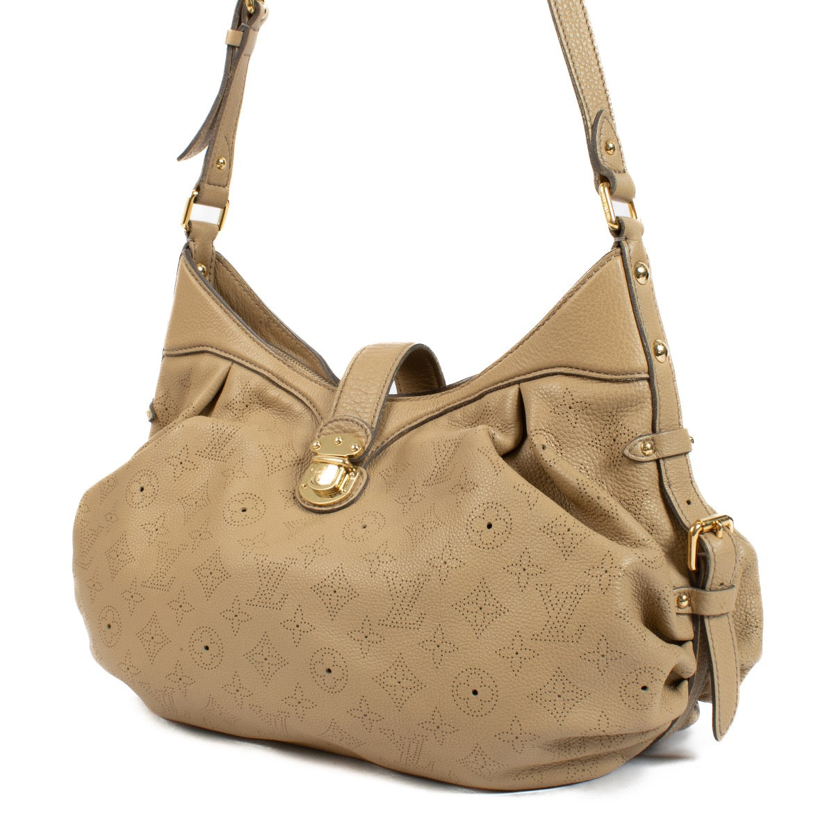 Authentic second hand Louis Vuitton Beige Shoulder Bag on Labellov.com