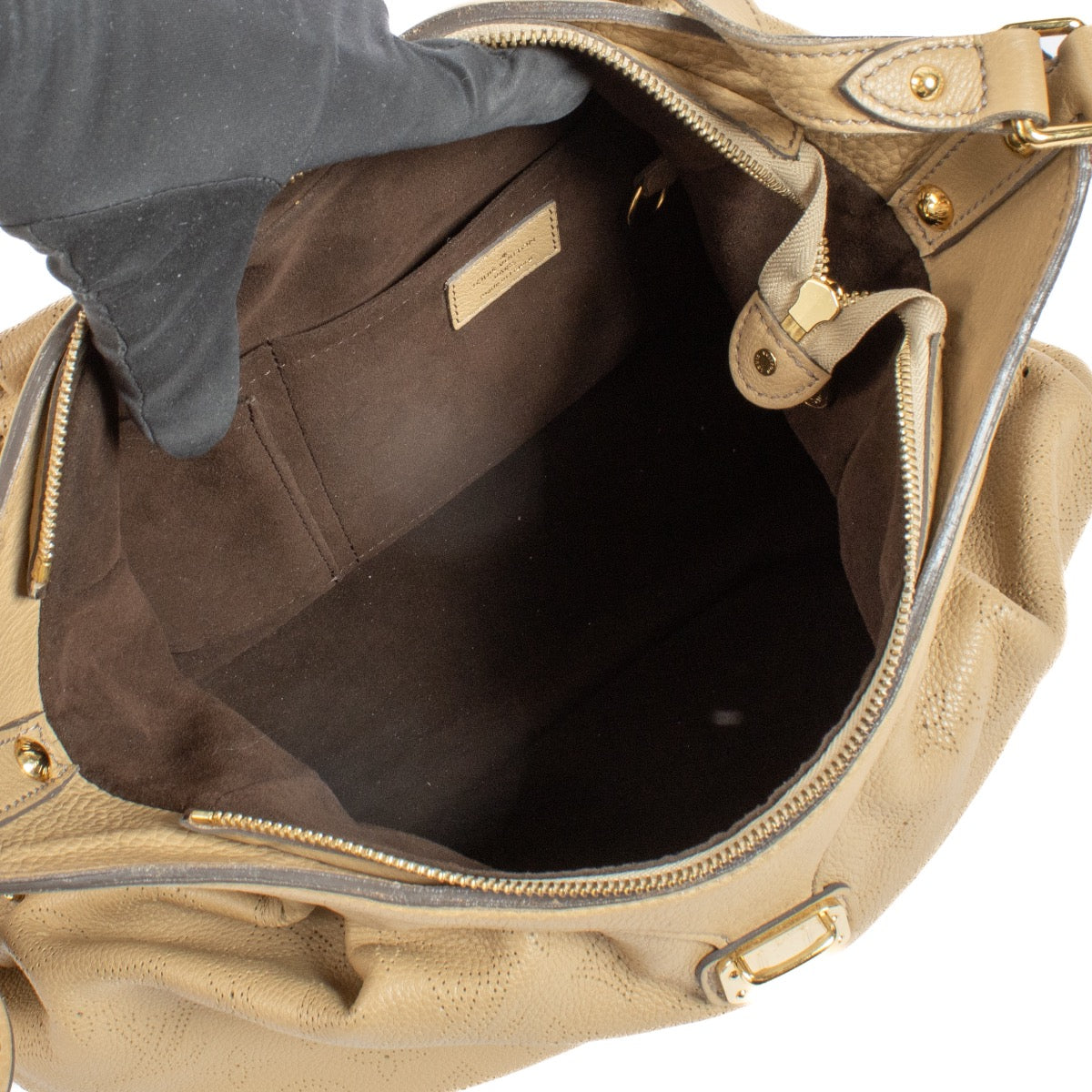 Authentic second hand Louis Vuitton Beige Shoulder Bag on Labellov.com