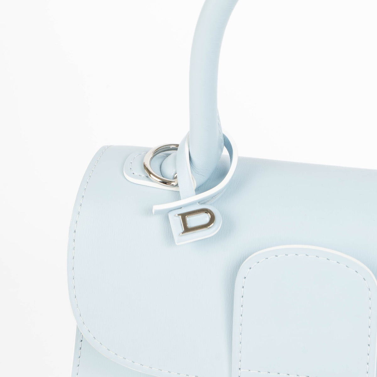 Shop safe online at Labellov in Antwerp, Brussels and knokke this 100% authentic second hand Delvaux Baby Blue Box Calf Mini Brillant