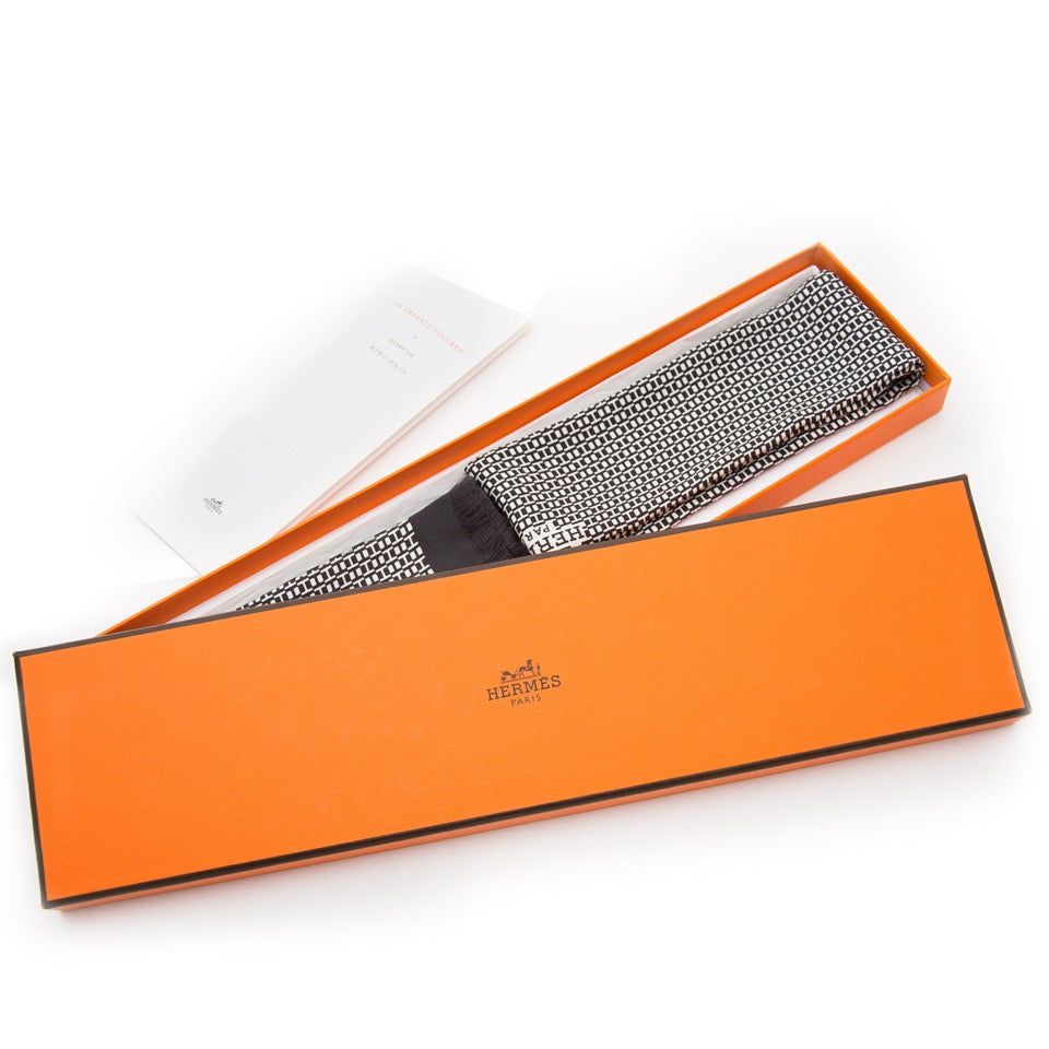 koop veilig online aan de beste prijs Hermès La Cravate-Foulard