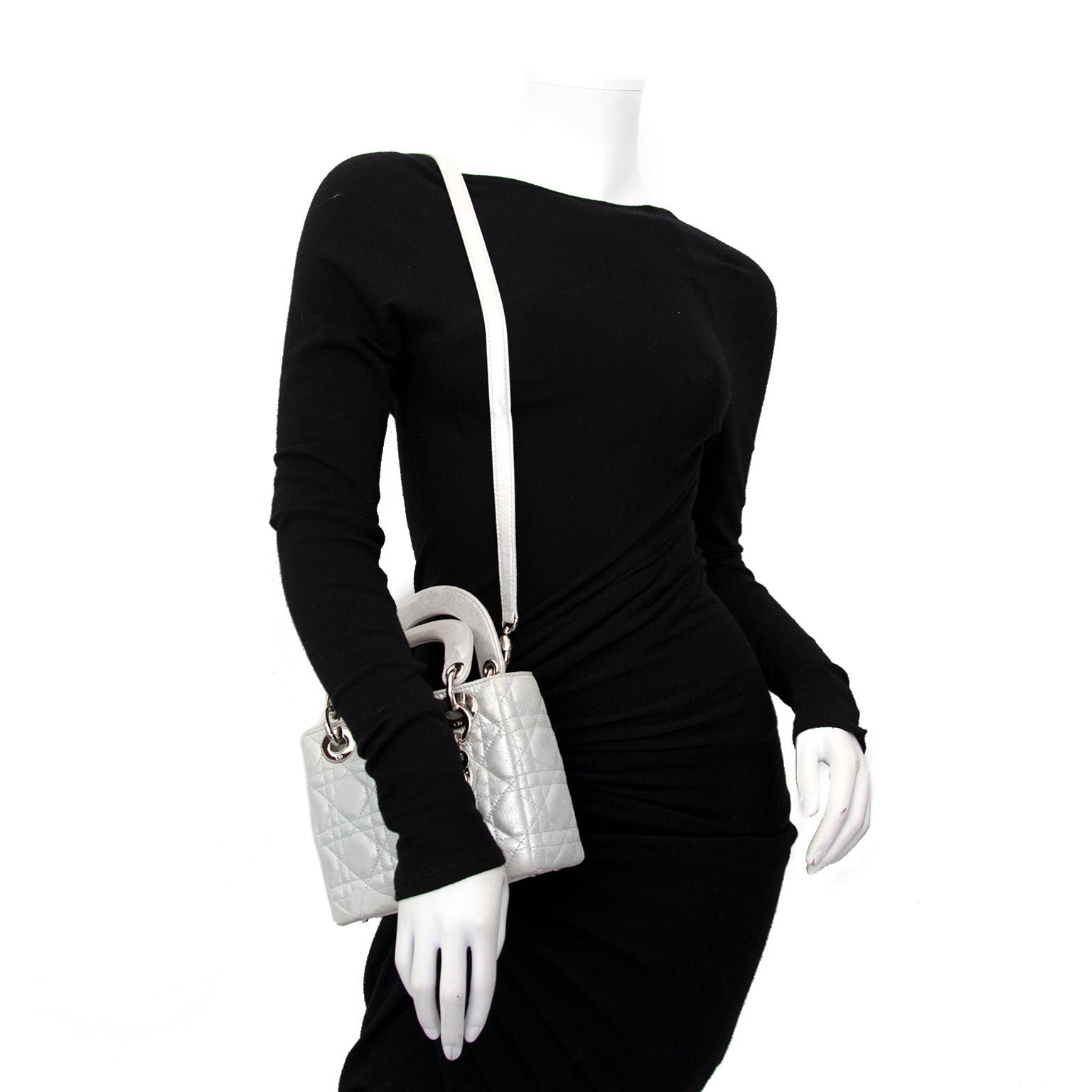Buy now safe and secure a real 'Lady Dior' Bag Silver on www.labellov.com at the best price.
