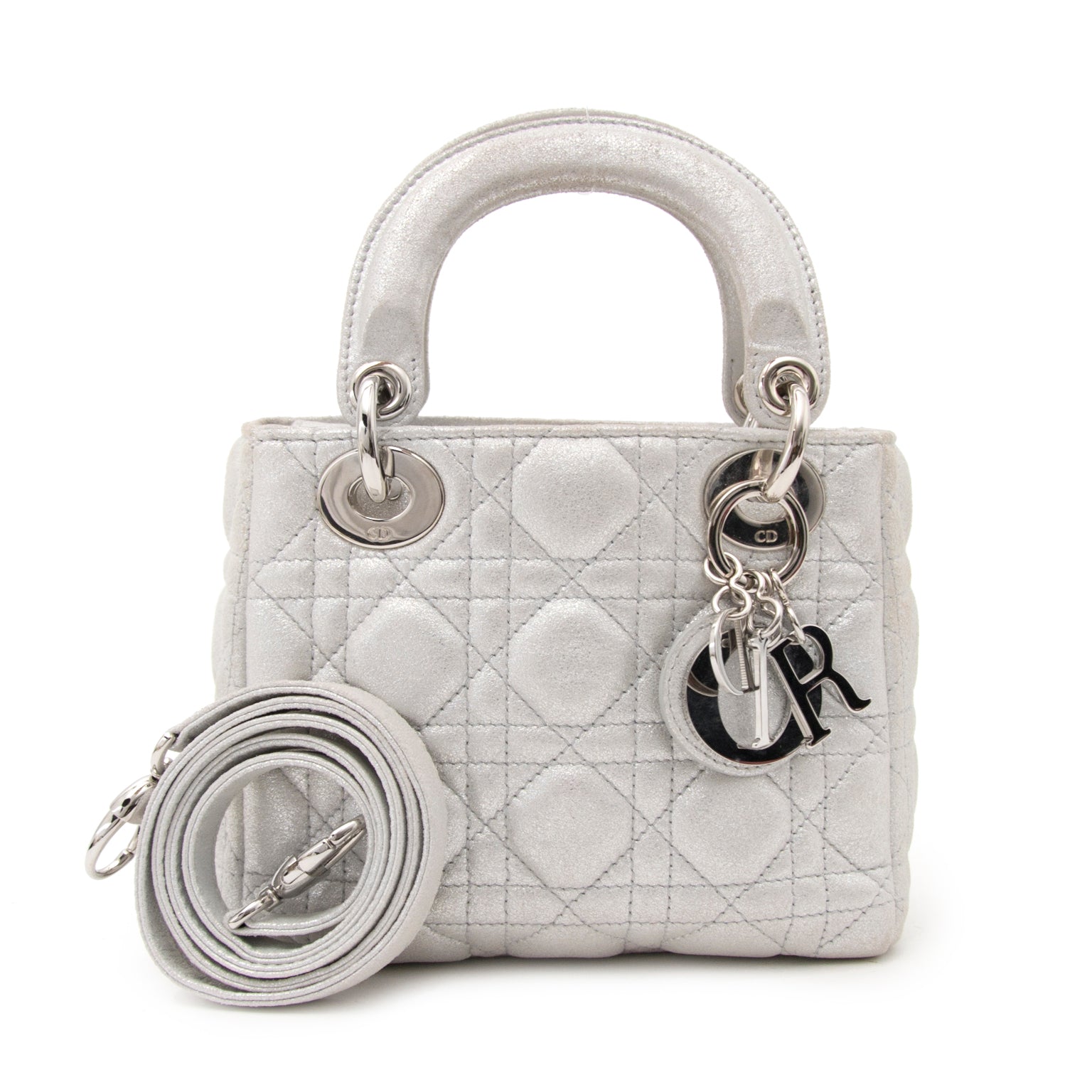 Achetez maintenant un vrai 'Lady Dior' Sac à main sans risque sur www.labellov.com au meilleur prix.