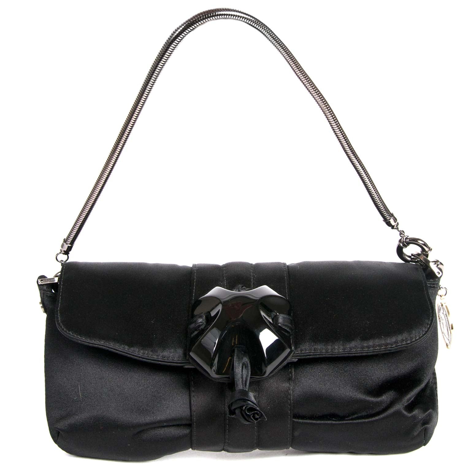 achetez Lanvin Black Satin Flap Clutch chez labellov pour le meilleur prix