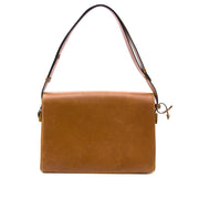 Vintage Delvaux Le Madame Cognac for the best price at Labellov webshop. Safe and secure online shopping with 100% authenticity. Vintage Delvaux Le Madame Cognac pour le meilleur prix.