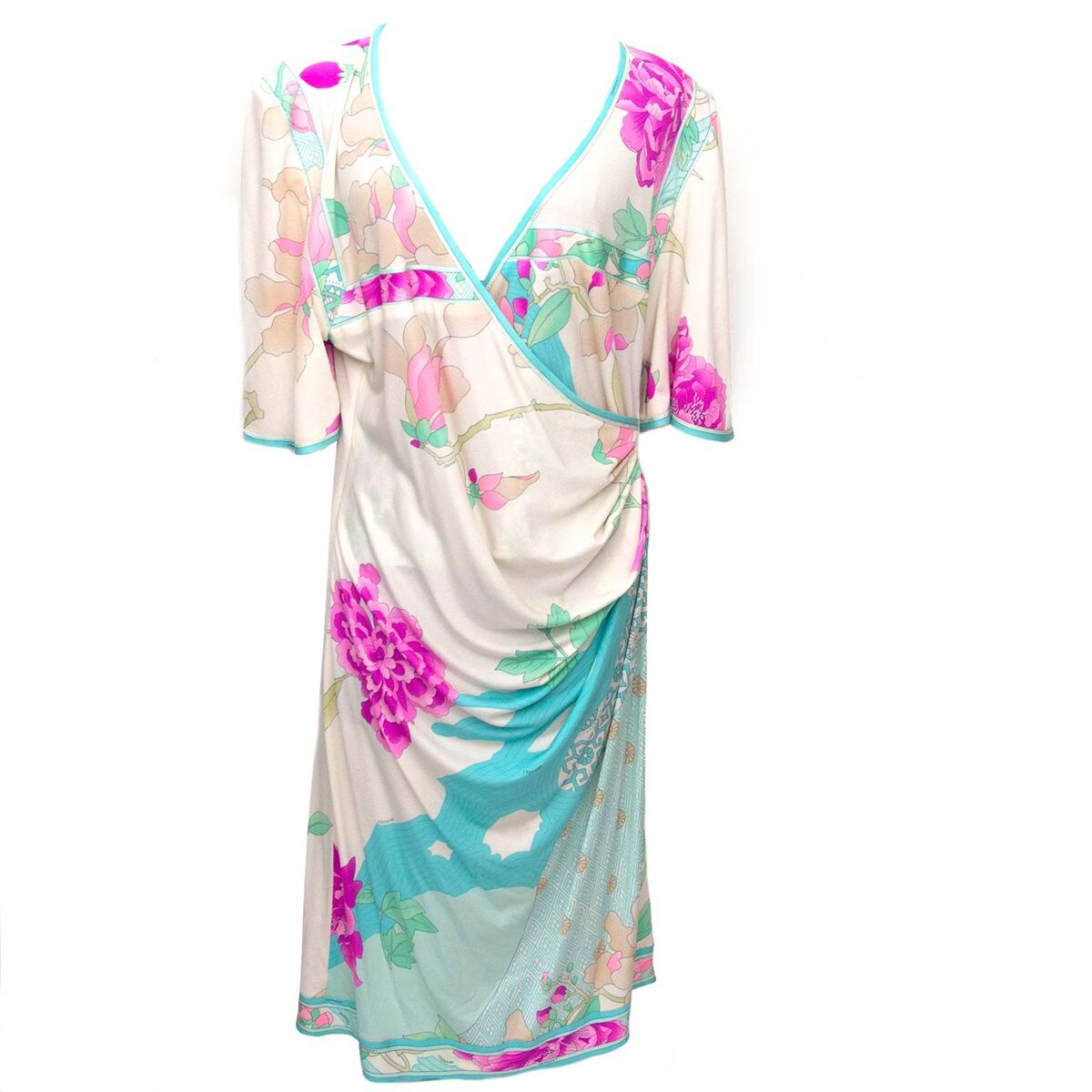 Buy an authentic Leonard White Floral Dress at the right price at LabelLOV vintage webshop. Safe and secure online shopping.