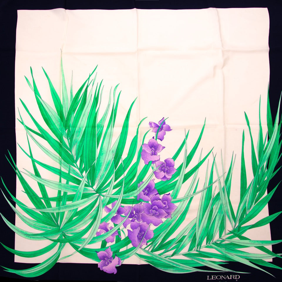 Vintage Leonard scarf for the best price at Labellov webshop. Safe and secure online shopping with 100% authenticity. Vintage Leonard foulards pour le meilleur prix.