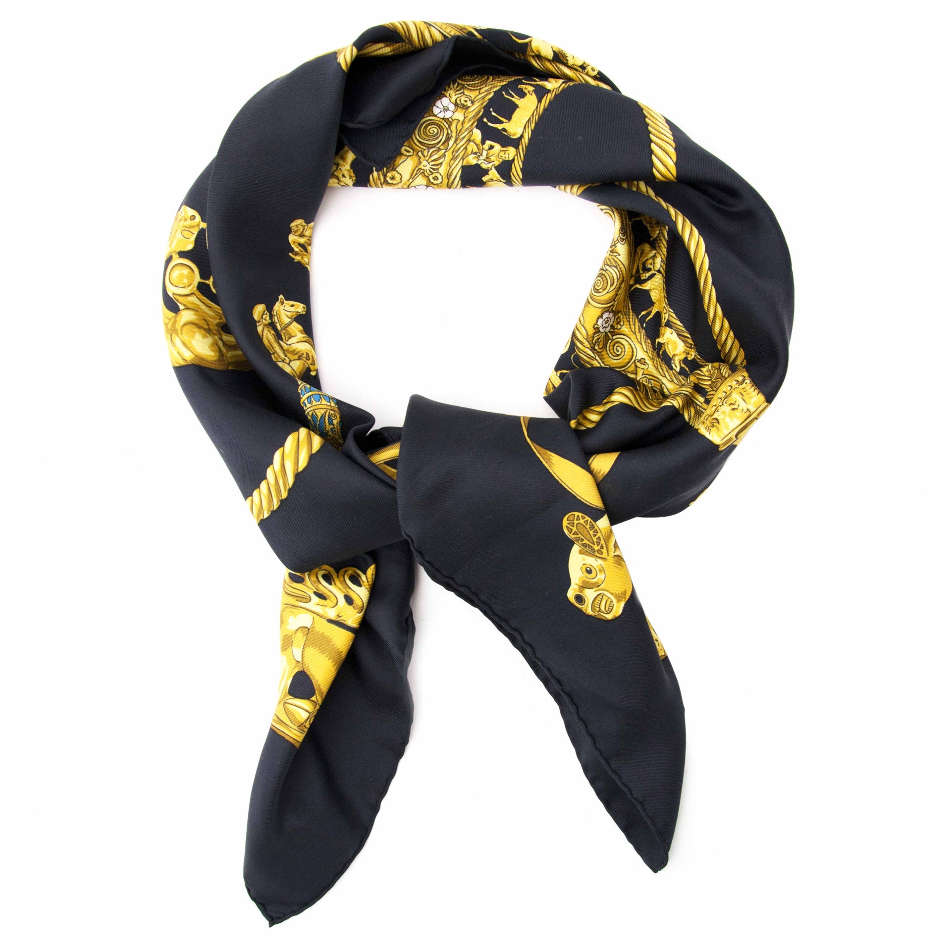 Beautiful Hermès Carré Silk Scarf Les Cavaliers d'Or