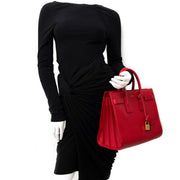 Vintage Saint Laurent red Sac De Jour for the best price at Labellov webshop. Safe and secure online shopping with 100% authenticity. Vintage Saint Laurent rouge Sac De Jour pour le meilleur prix.