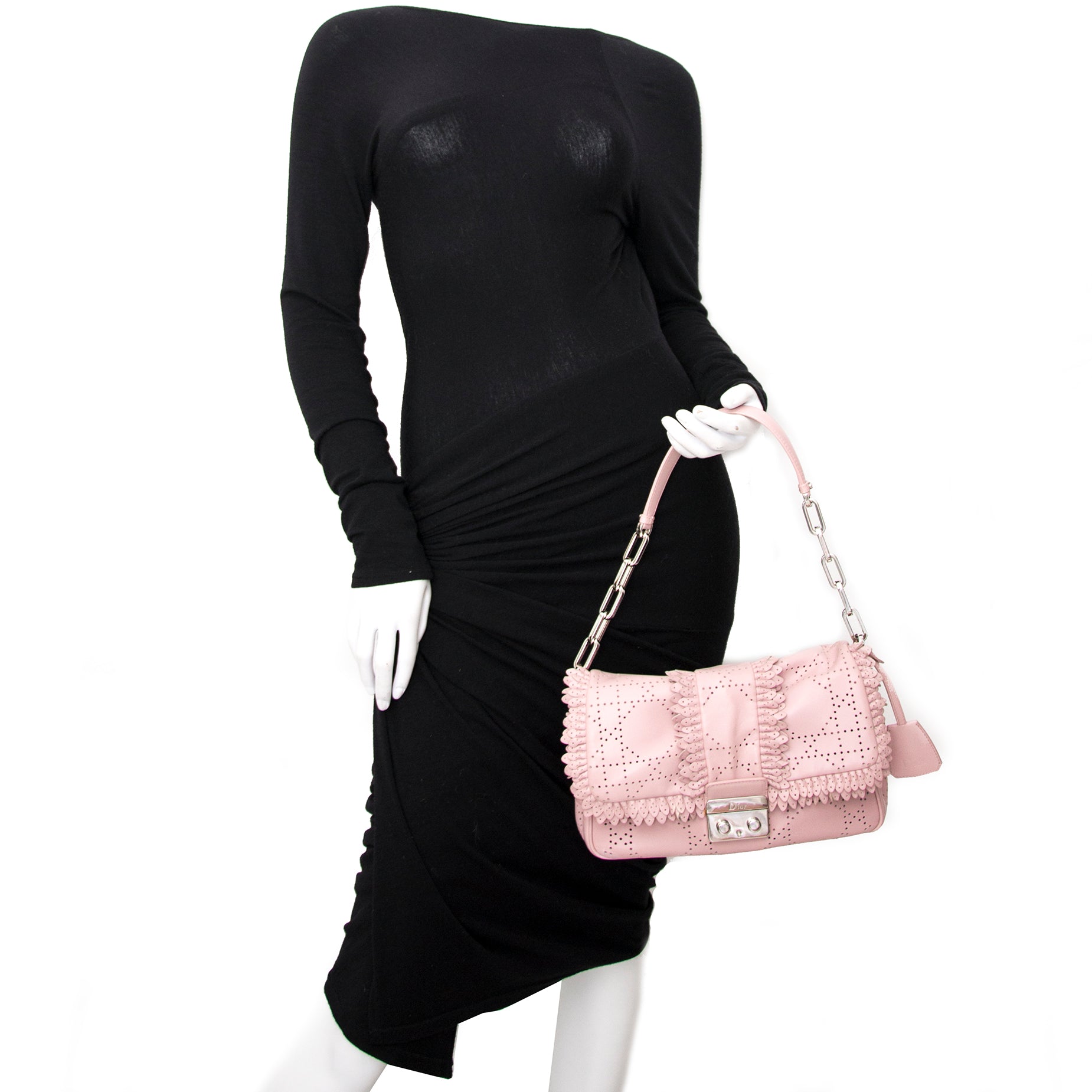 koop veilig online aan de bste prijs jou tweedehands Christian Dior Baby Pink New Lock Ruffle Flap