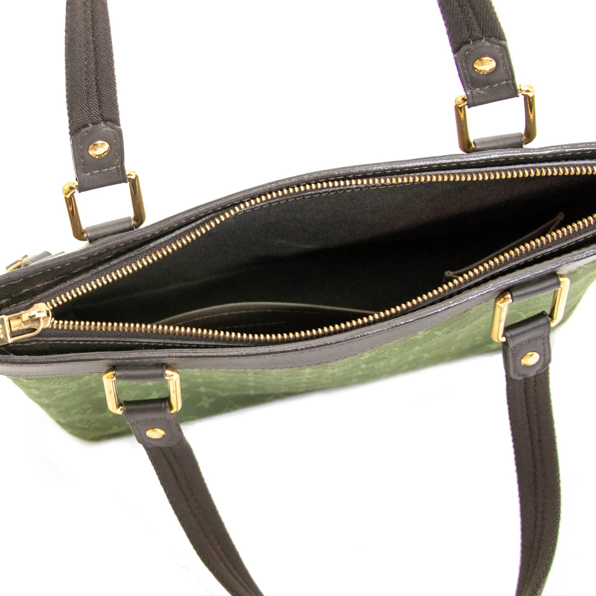 Achetez authentiques sacs à main Louis Vuitton d'occasion à Labellov au plus bas prix.