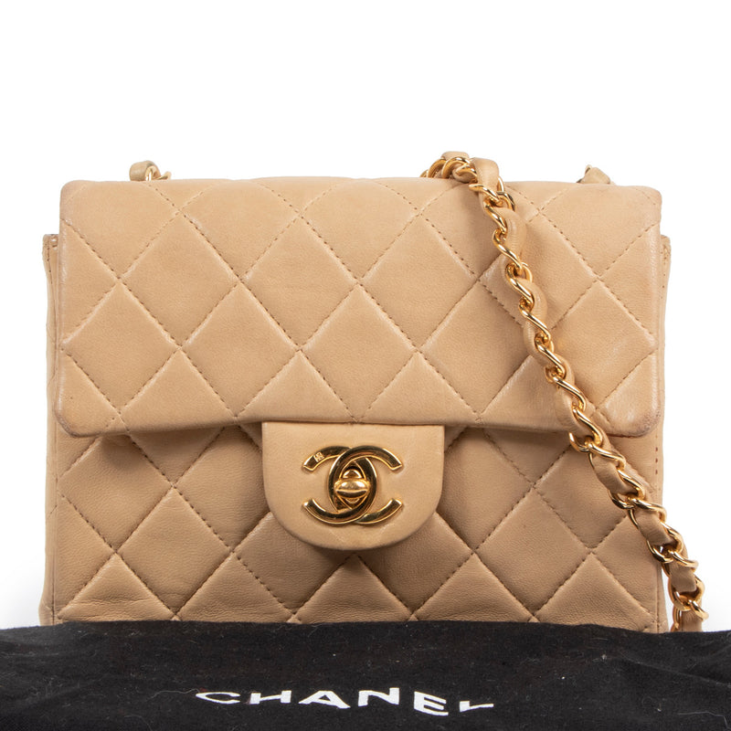 100% authentic vintage designer Chanel bag for the best price at labellov secondhand luxury
