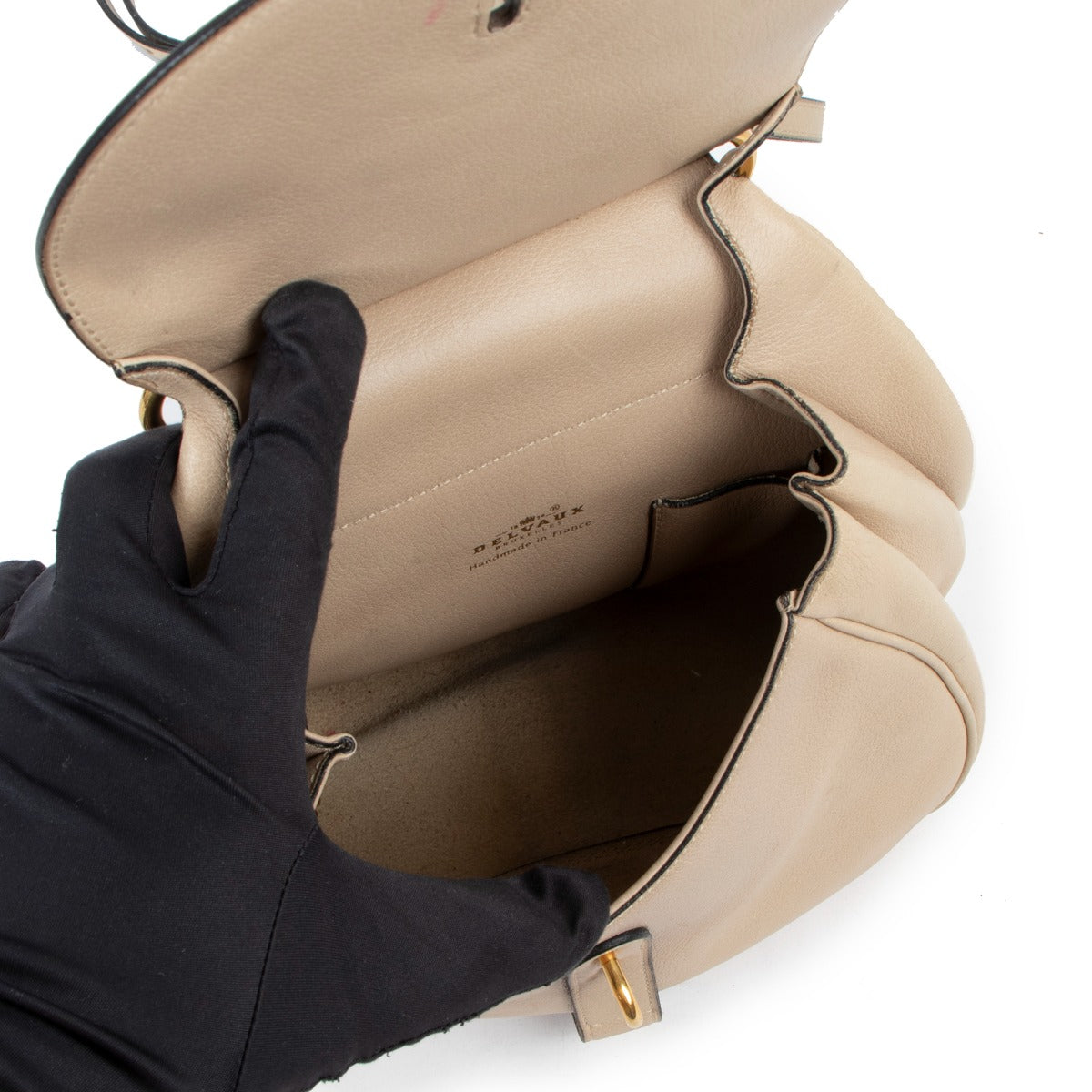 Shop now for your pre-loved, 100% authentic Delvaux Beige Grained Leather Cerceau PM Crossbody, at Labellov in Antwerp.