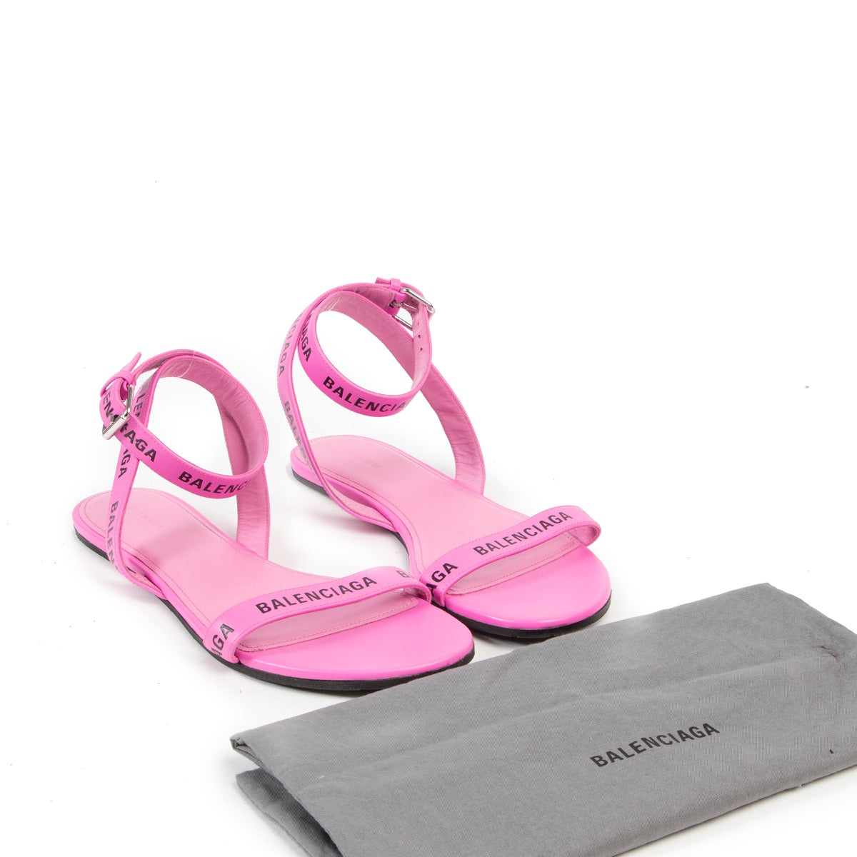 Winkel online authentieke tweedehands Balenciaga roos rond platte sandalen in maat 38 in zeer goede staat.
