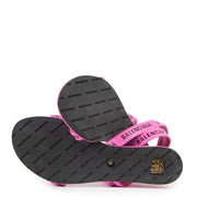 Achetez en ligne d'authentiques sandales plates rondes Balenciaga roses d'occasion en taille 38 en très bon état.