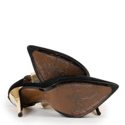 Shop safe online at Labellov in Antwerp this 100% authentic second hand Fendi Black Suede Pumps - Size 39