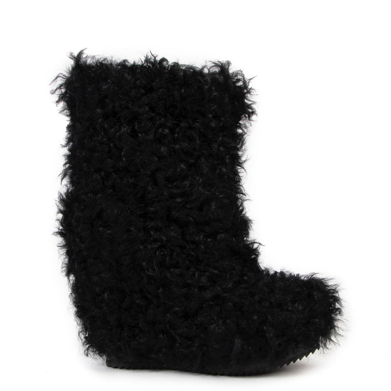Shop safe online authentic Moncler Black Fur Fernande Boots in Size 38 at Labellov.com