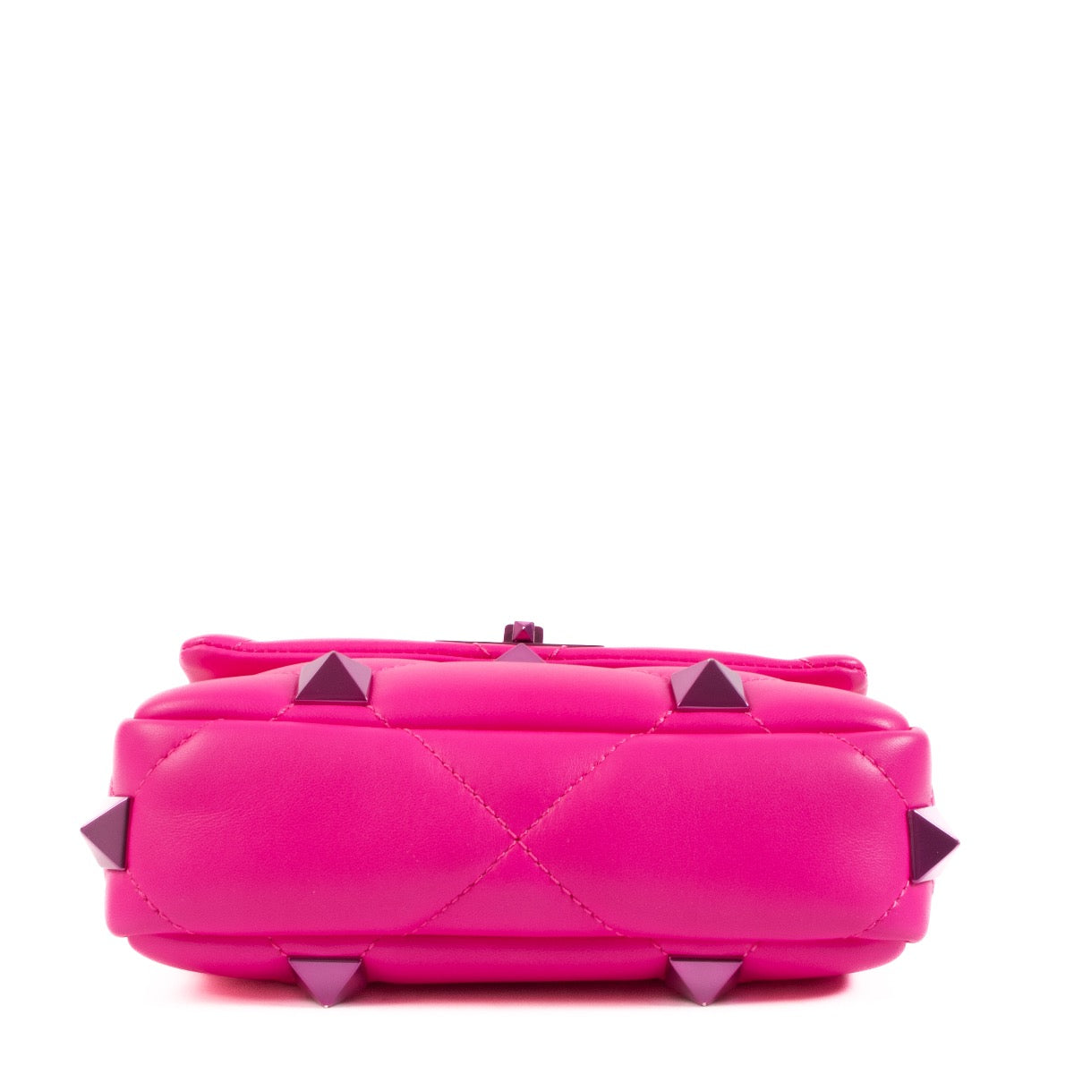 Shop safe online at Labellov in Antwerp this 100% authentic second hand Valentino Garavani Pink Small Roman Stud Bag