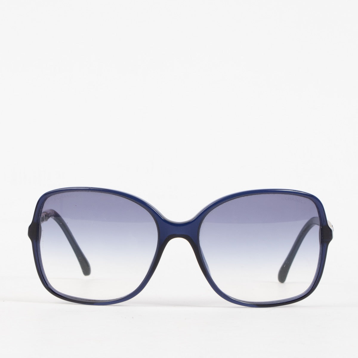 Shop safe online at Labellov in Antwerp, Brussels and Knokke these 100% authentic second hand Chanel Blue acetate Sunglasses
