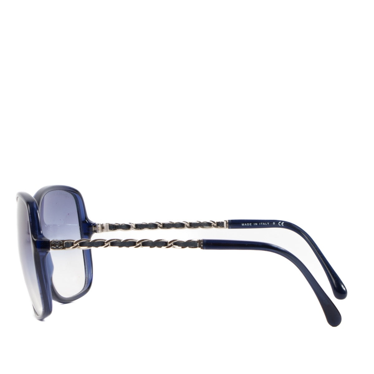 Shop safe online at Labellov in Antwerp, Brussels and Knokke these 100% authentic second hand Chanel Blue acetate Sunglasses