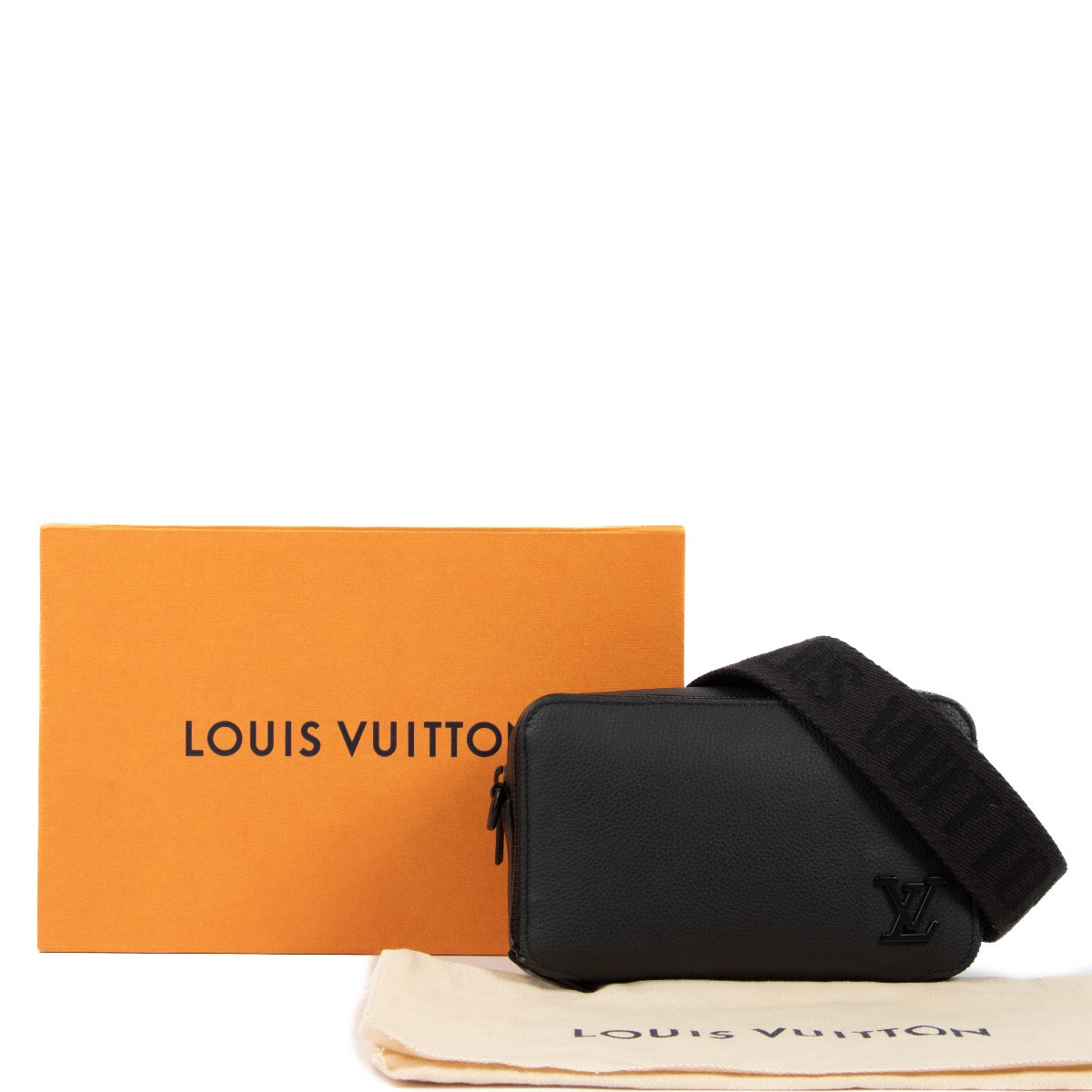 Shop safe online at Labellov this 100% authentic second hand Louis Vuitton Black Wearable Wallet crossbody