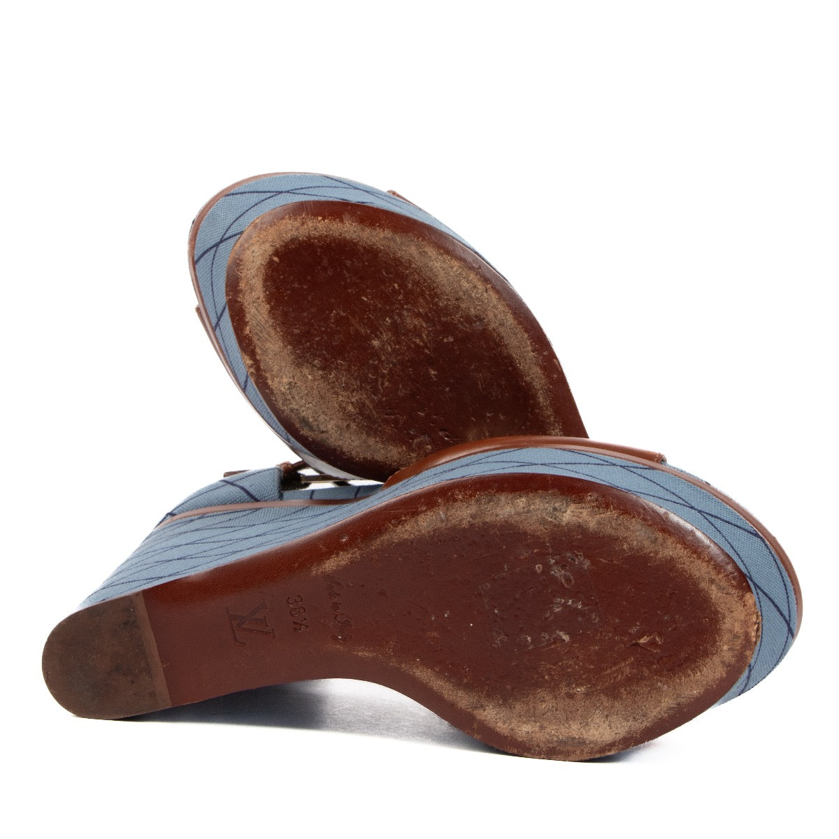 Shop 100% authentic second-hand Louis Vuitton Denim Sandals - Size 38 1/2 on Labellov.com