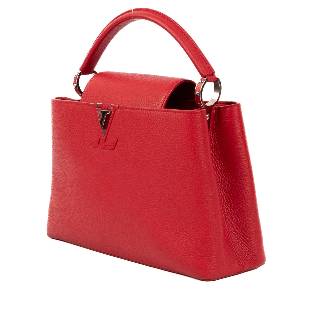 Shop safe online at Labellov in Antwerp, Brussels and Knokke this 100% authentic second hand Louis Vuitton Red Taurillon Leather Capucines MM