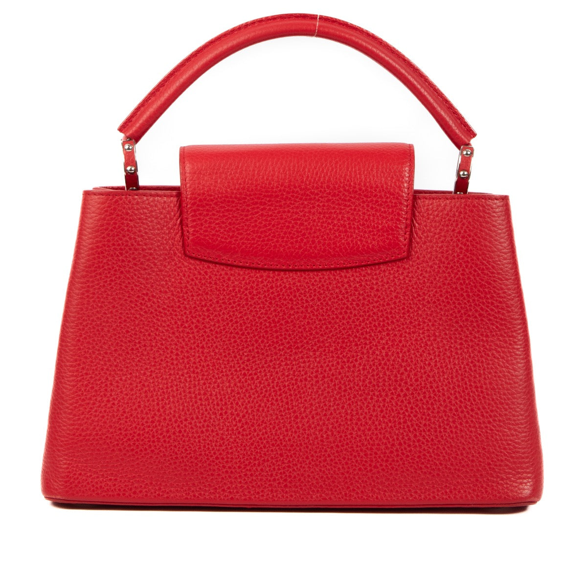 Shop safe online at Labellov in Antwerp, Brussels and Knokke this 100% authentic second hand Louis Vuitton Red Taurillon Leather Capucines MM