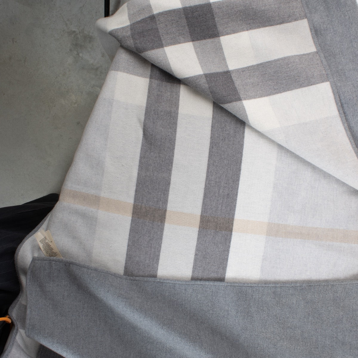 Authentic Preloved Burberry Reversible Grey Check Merino Wool Poncho Cape on Labellov.com