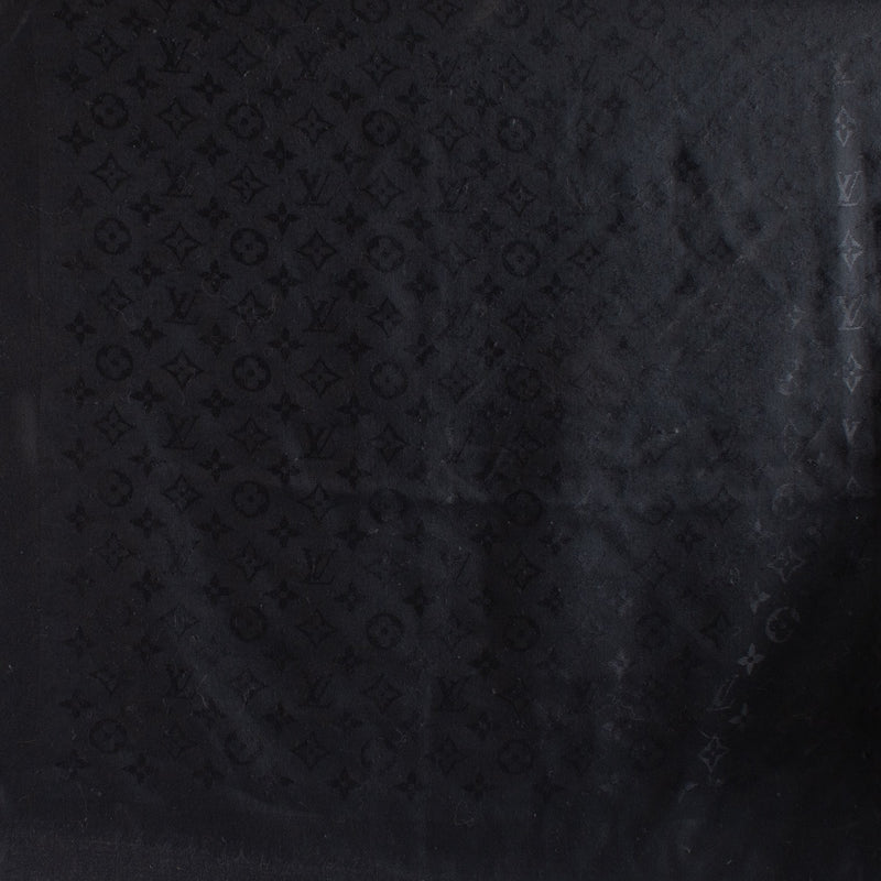 shop 100% authentic second hand Louis Vuitton Black Monogram Classic Shawl on Labellov.com