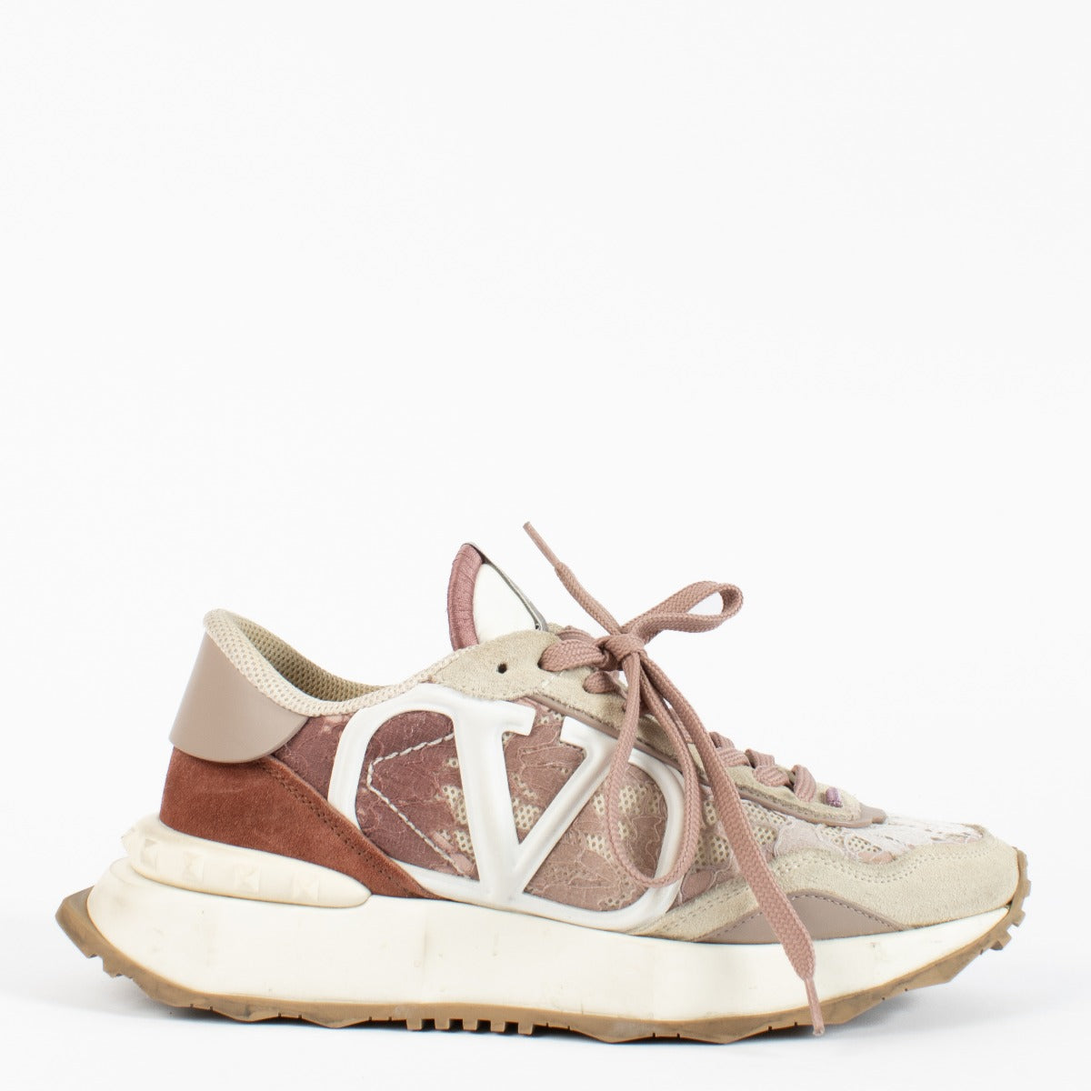 Authentic preloved Valentino Garavani Lace Runner pink Sneakers - Size 38,5 on Labellov.com