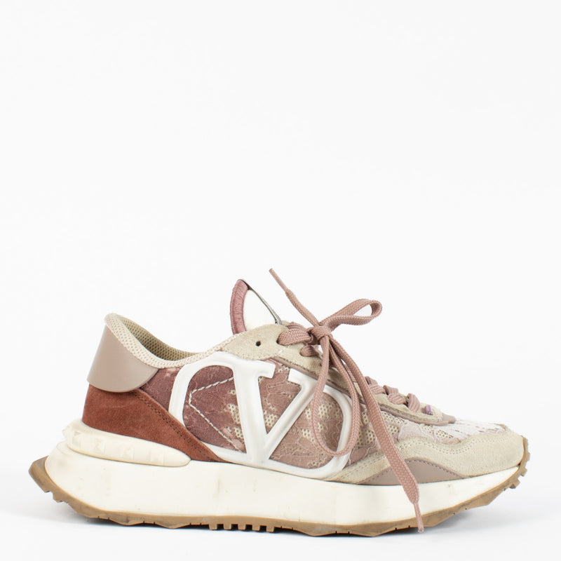 Authentic preloved Valentino Garavani Lace Runner pink Sneakers - Size 38,5 on Labellov.com