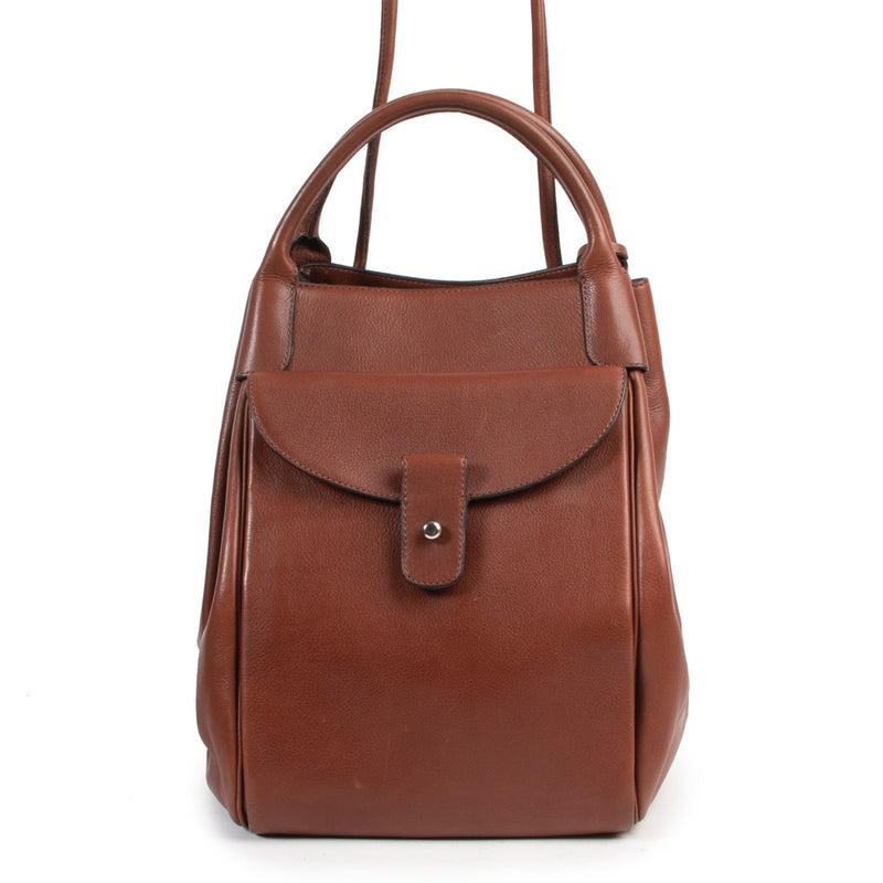 Buy authentic secondhand Delvaux shoulder bag in brown leather at the right price at Labellov vintage webshop.