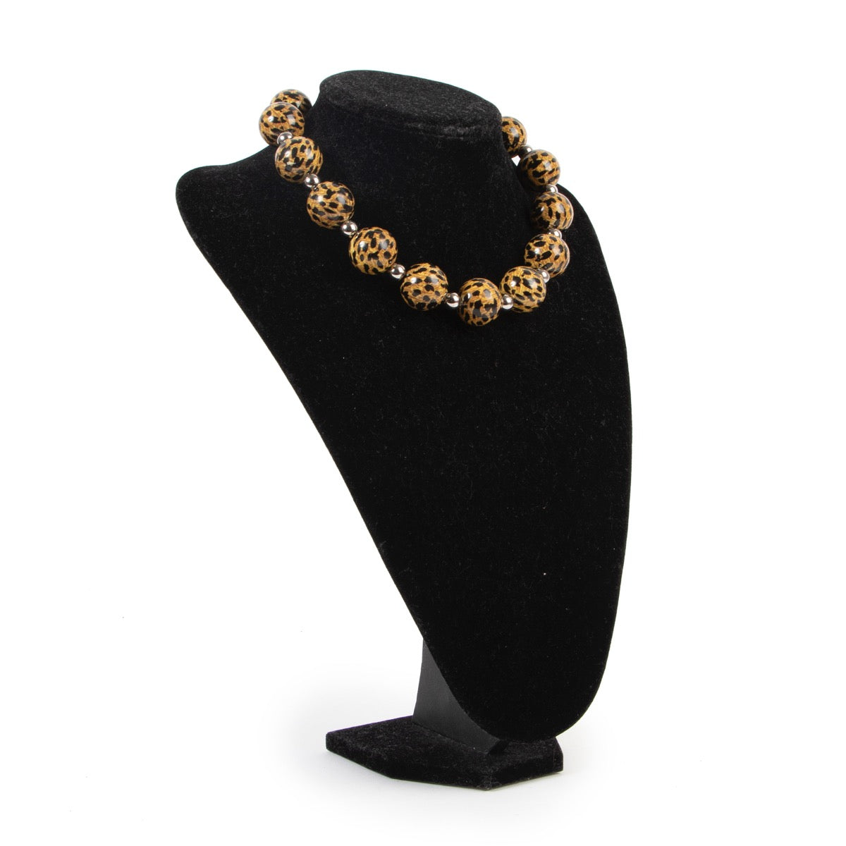 Buy these Dolce & Gabbana Silver Necklace for a reasonable price at Labellov online or in store. Koop deze Dolce & Gabbana Silver Necklace voor een redelijke prijs bij Labellov online of in de winkel.