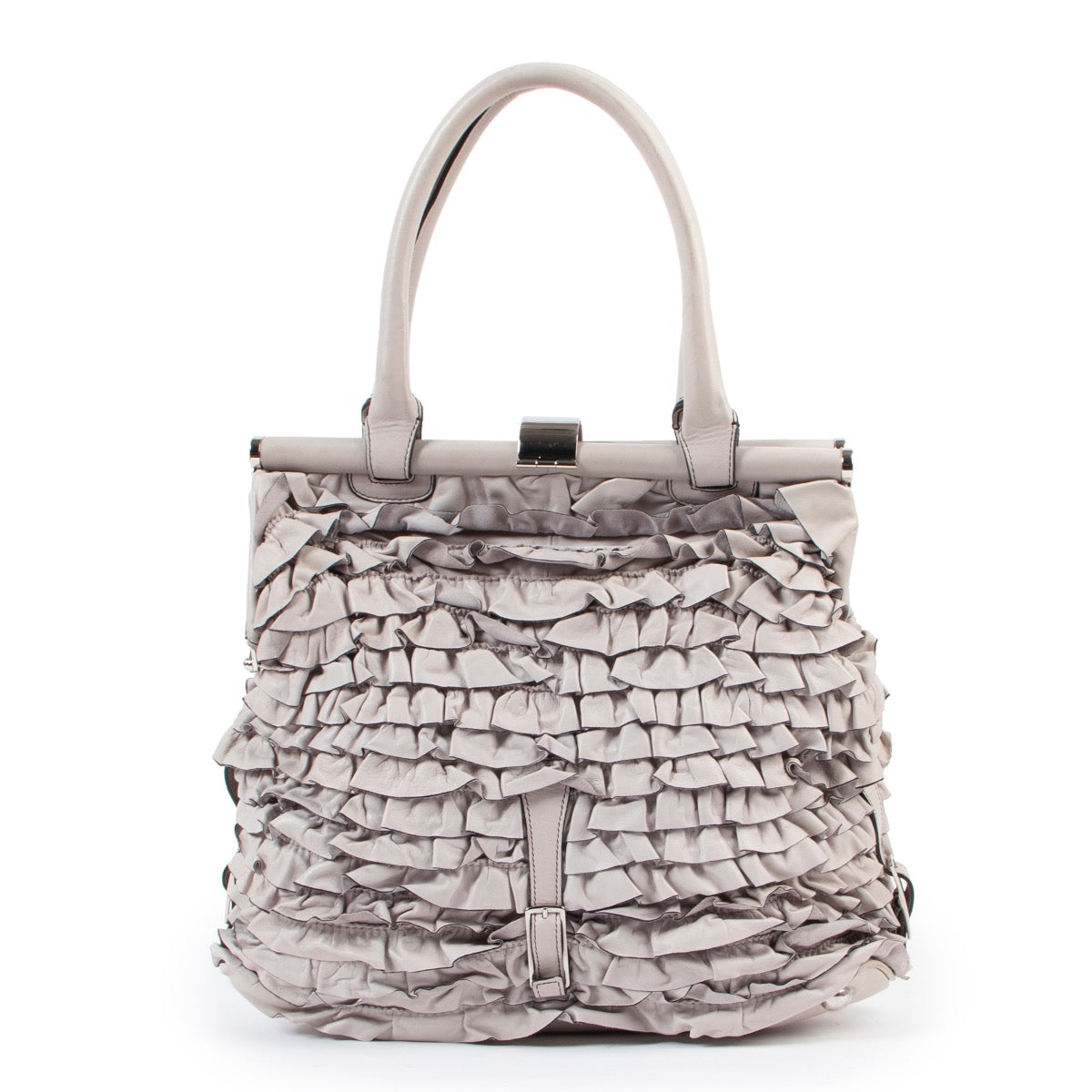 Buy these Valentino Grey Ruffle Shoulder bag for a reasonable price at Labellov online or in store. Koop deze Valentino Grey Ruffle Shoulder bag voor een redelijke prijs bij Labellov online of in de winkel.