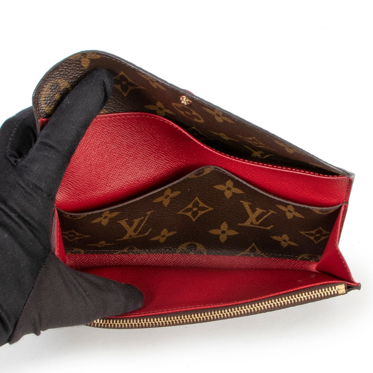 Buy this Louis Vuitton Emilie Monogram Wallet at Labellov for a reasonable price