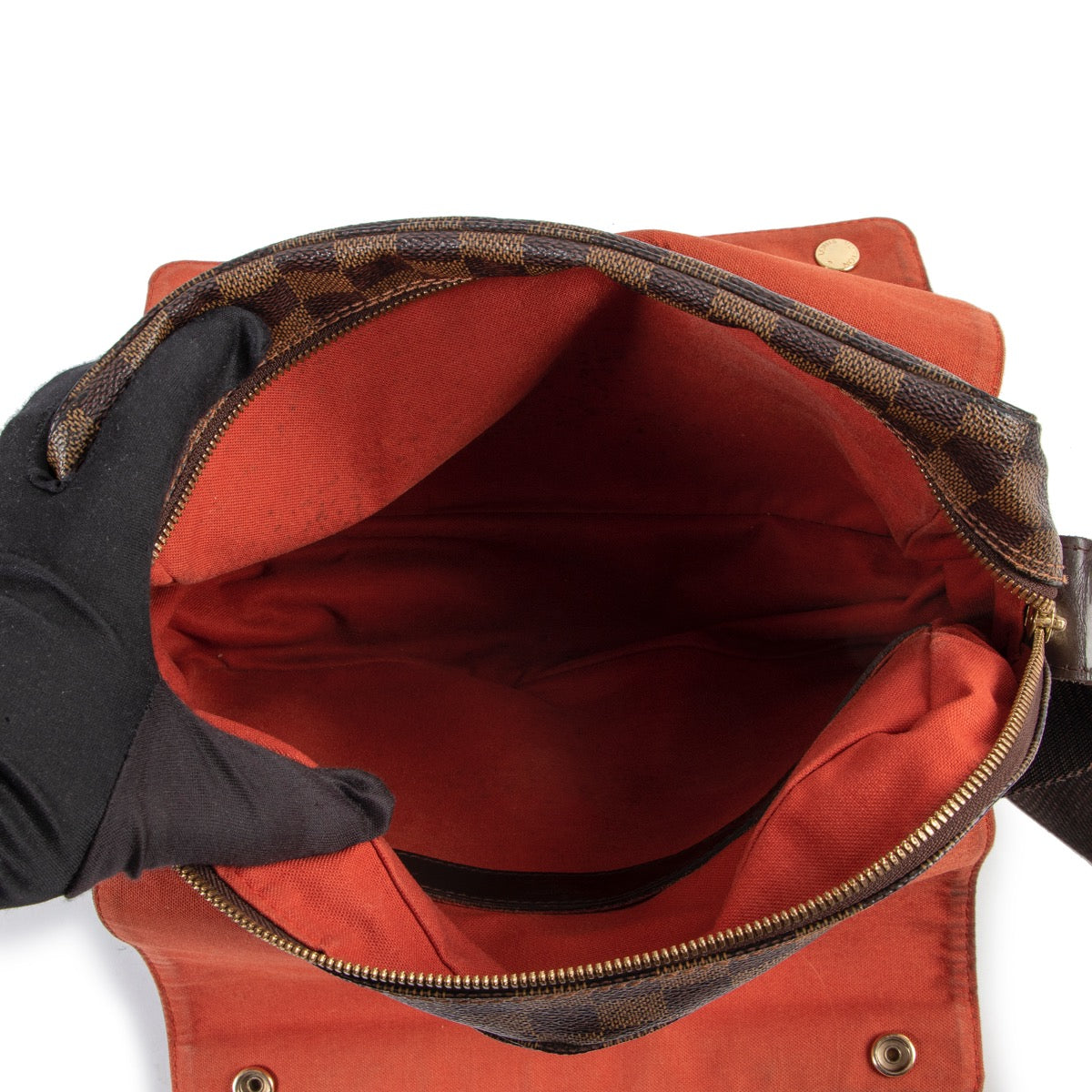 Shop safe online 100% authentic second hand Louis Vuitton Damier Ebene Canvas Naviglio Crossbody at the right price at Labellov in Antwerp.
