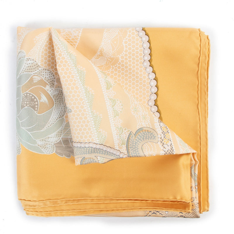 Original Hermès scarf Doigts De Fée with good price on 2nd hand preloved site