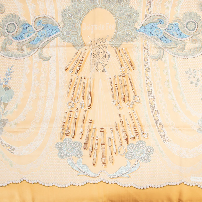 Hermès Yellow Scarf in silk in good condition on Labellov for sale