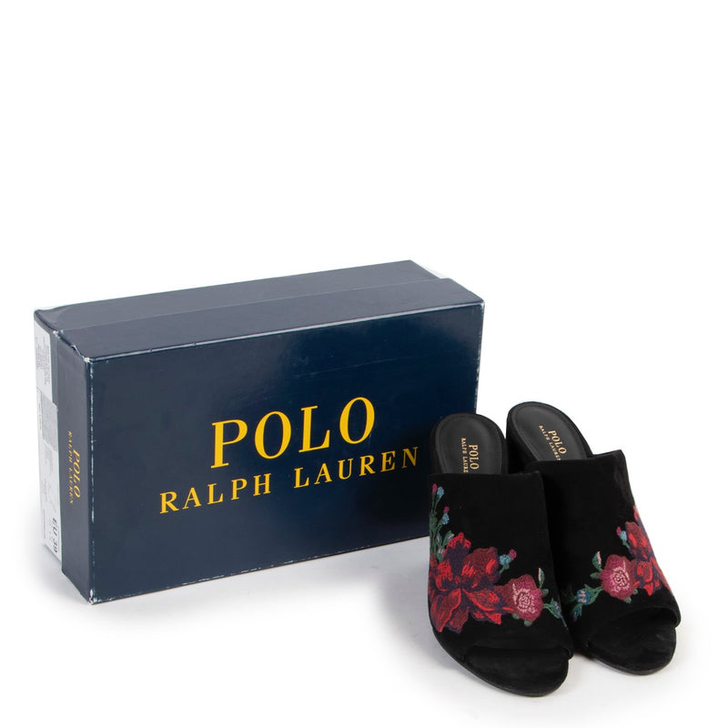 Ralph Lauren Black Kinley Loafers in Size 39 in very good condition now online for sale on Labellov Luxury store in Antwerp