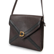 Get this Delvaux Brown Crossbody at Labellov. Buy and sell your designer items for a reasonable price and with excellent service in Antwerp