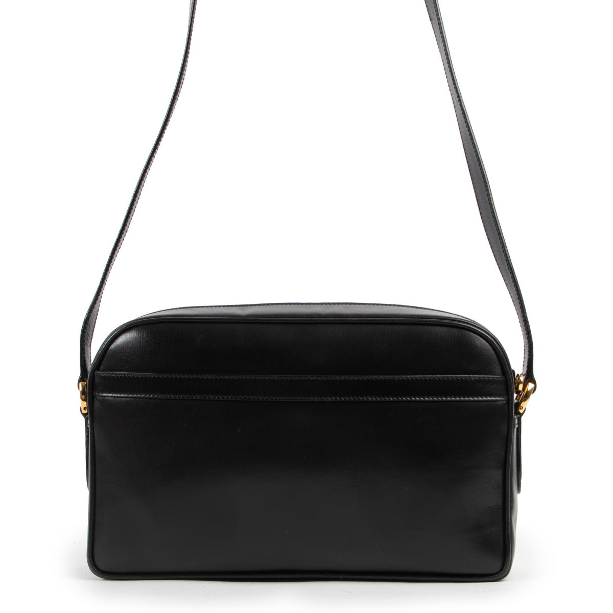 Gucci Black Leather Crossbody at Labellov online or in store available for a reasonable price and in good condition. Get them now!