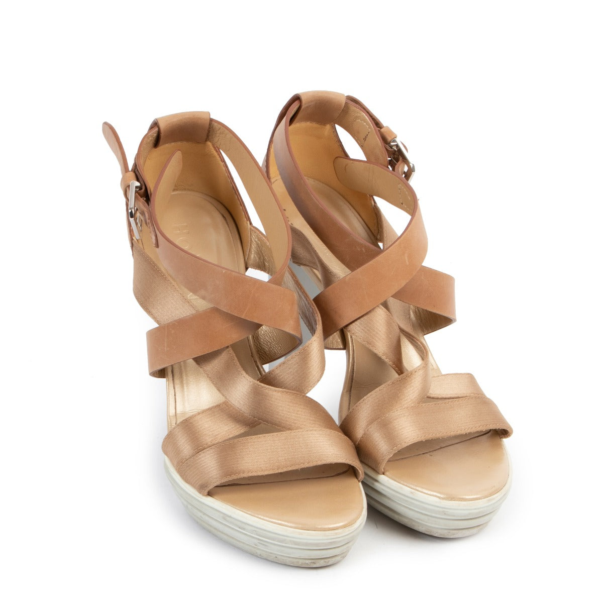 Original Hogan Beige Shiny Leather Heels in Size 37 on Labellov vintage site for 2nd hand designer goods now online