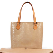 Buy and sell your designer bags at Labellov. Get this Louis Vuitton Vernis Monogram Houston Bag online or in store at Antwerp Verlatstraat