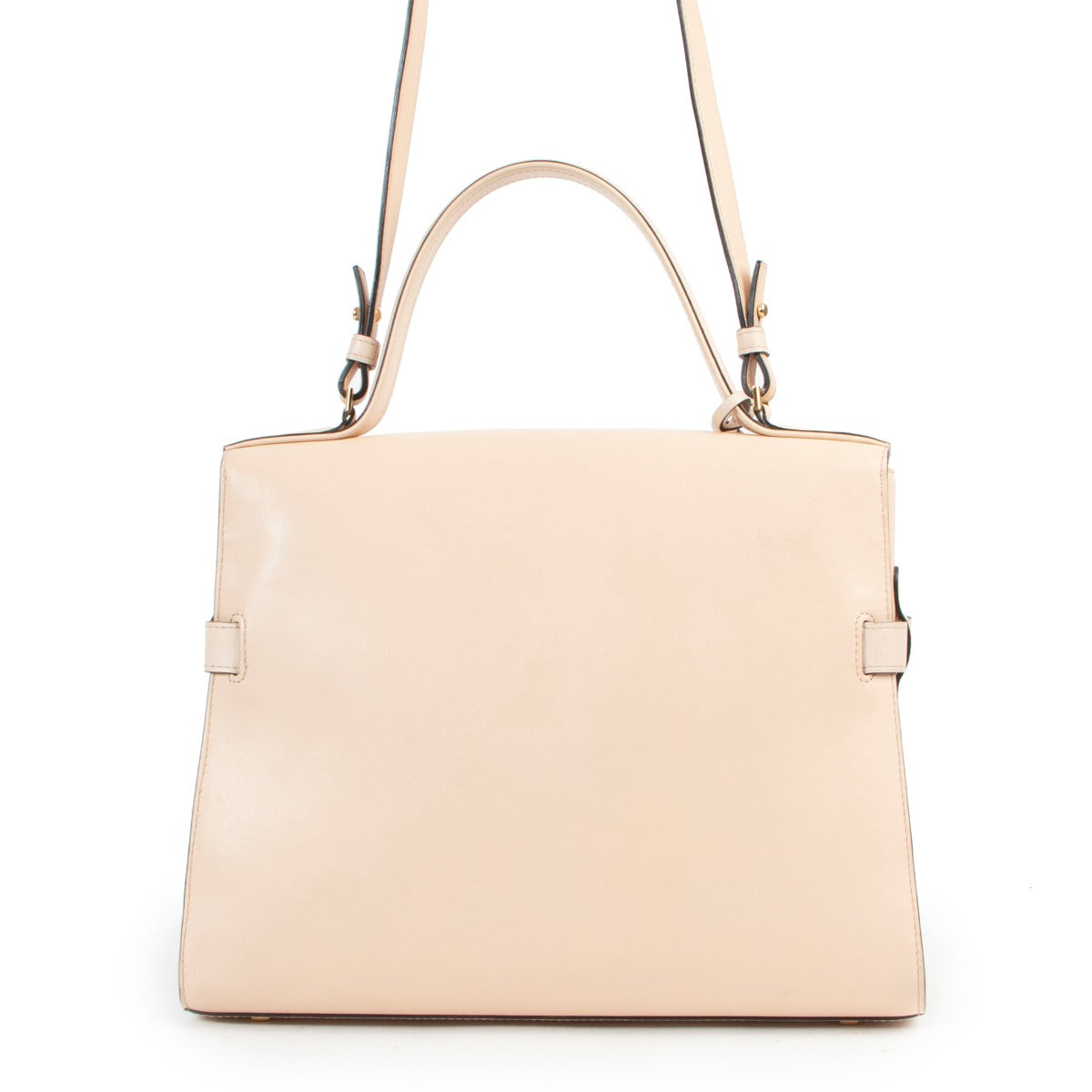 Buy Delvaux in an authentic way on Labellov.