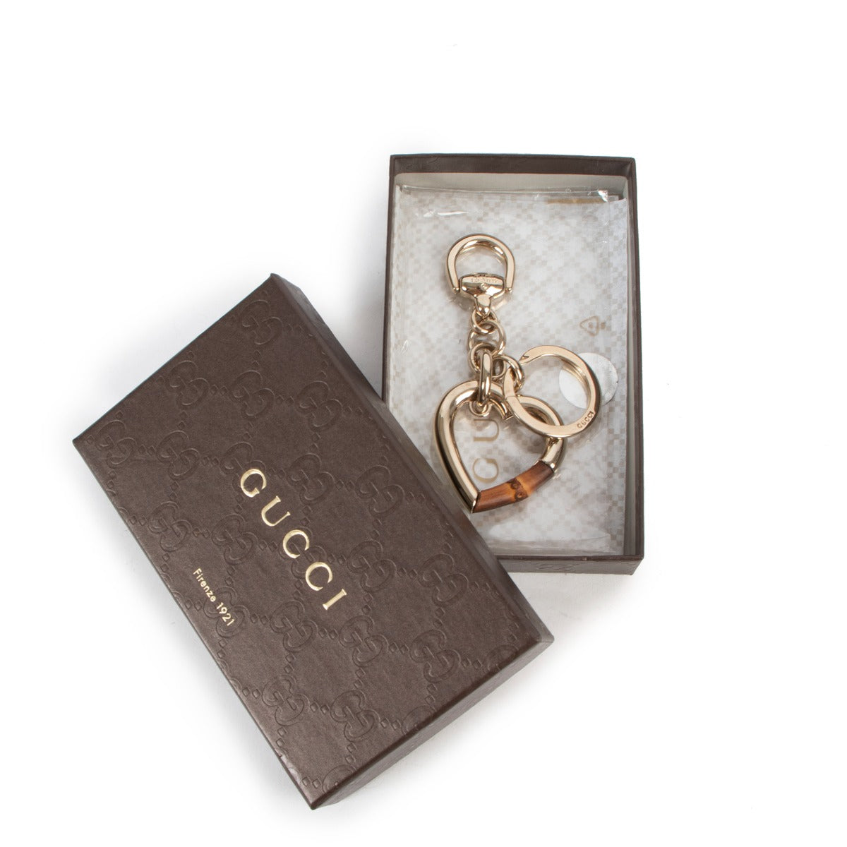 Shop safe online at Labellov in Antwerp this 100% authentic second hand Gucci Silver Heart Keychain