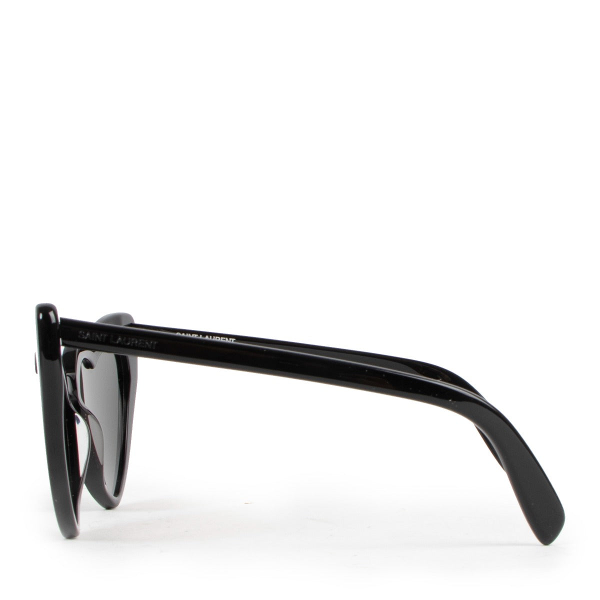 Shop safe online at Labellov in Antwerp these 100% authentic second hand Saint Laurent Black New Wave SL181 LouLou Sunglasses